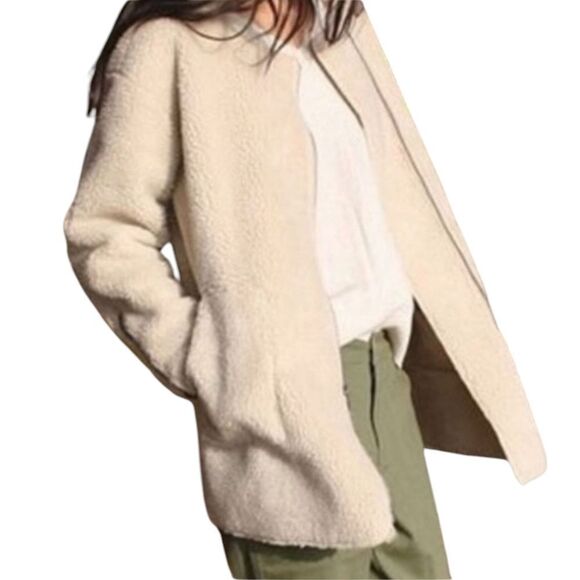 Elizabeth And James - Picture 2 of 9